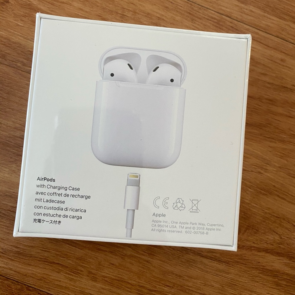 Apple AirPods with Charging Case
